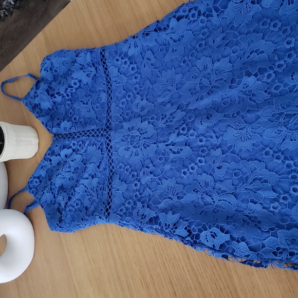 Lulus Taliah Blue Lace Midi Dress. NWOT - Picture 8 of 16